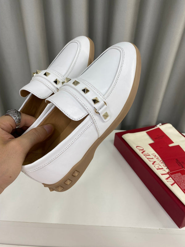 LEISURE FLOWS SPLIT LOAFER IN WHITE CALFSKIN