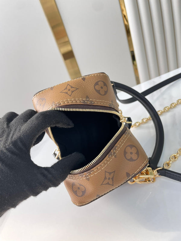 DADI 9 IN TELA CON MONOGRAMMA MARRONE E MONOGRAMMA RETRO, FERRAMENTA ORO