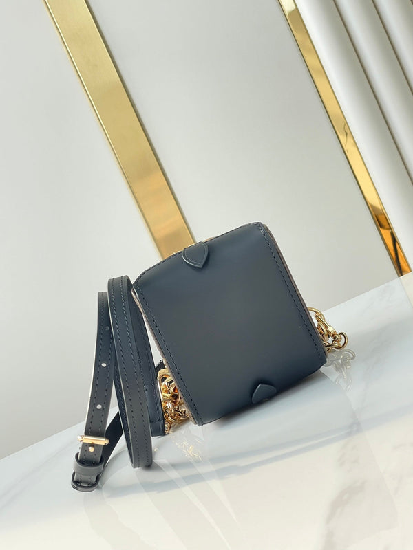 DADI 9 IN TELA CON MONOGRAMMA MARRONE E MONOGRAMMA RETRO, FERRAMENTA ORO