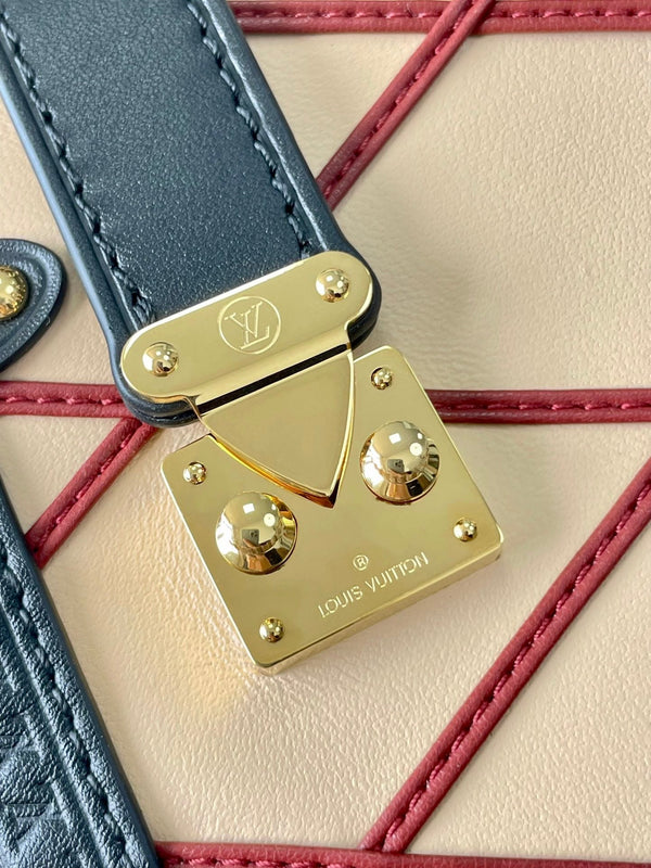 BAULE LATERALE 21 IN PELLE DI AGNELLO BEIGE ROSSA CON MOTIVO INCROCIATO E FERRAMENTA ORO