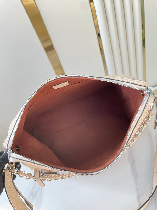 HAND IT ALL MM 32 IN PELLE DI VITELLO PERFORATA CON MONOGRAMMA CREMA E FERRAMENTA IN ARGENTO