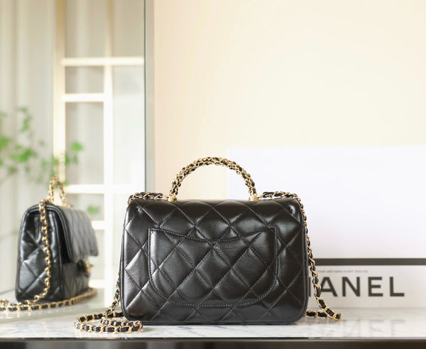 Borsa a patta piccola 24B con manico superiore, 25 cm, in pelle di agnello nera