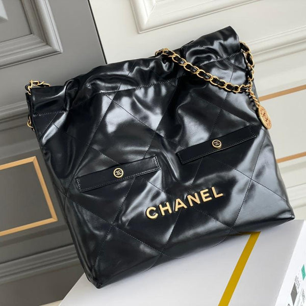 Borsa Hobo 22 CC 24K in pelle di agnello nera con finiture dorate