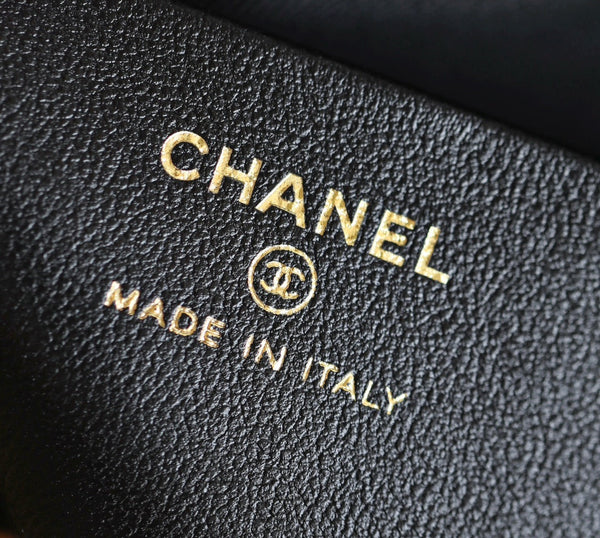 24B Cluth With Chain Black Lambskin Gold Hardware