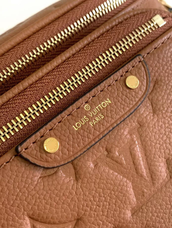 MINI MARSUPIO 17 IN PELLE CON STAMPA MONOGRAMMA COGNAC E FERRAMENTA ORO