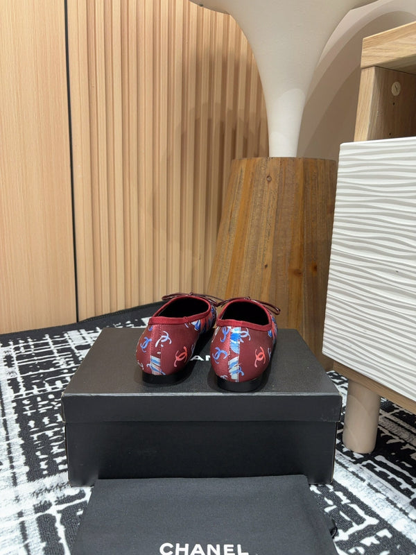 Ballerine CC con fiori di seta rossa e pelle di agnello