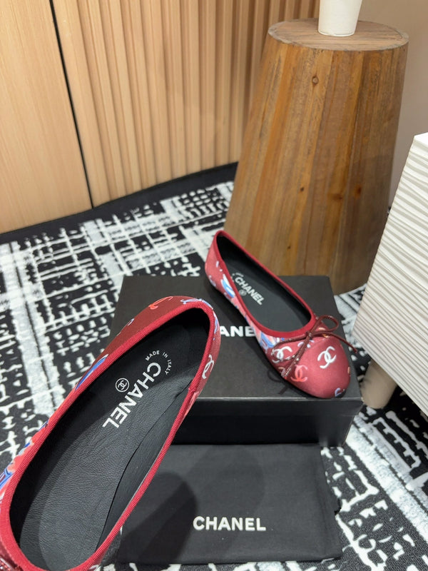 Ballerine CC con fiori di seta rossa e pelle di agnello