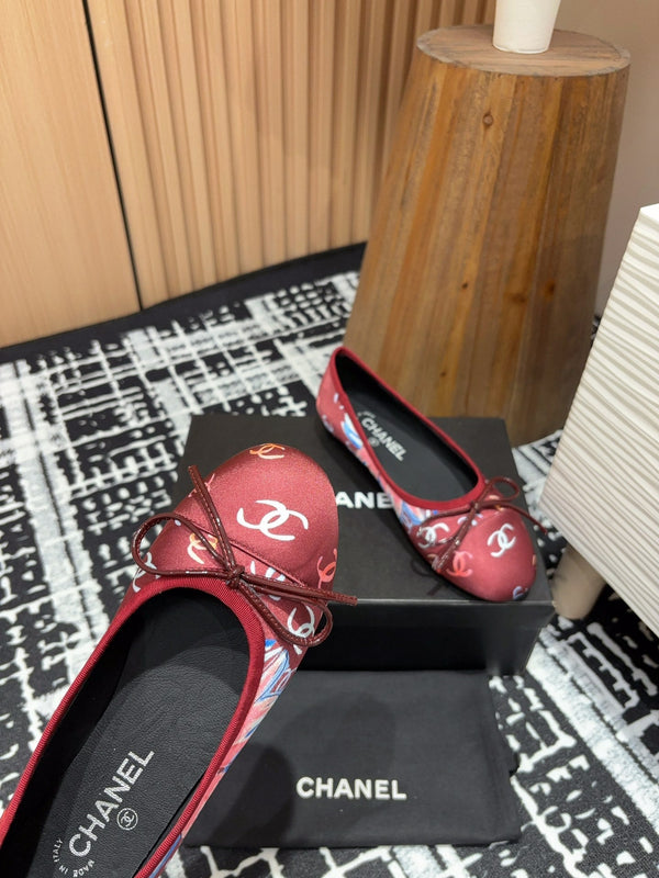 Ballerine CC con fiori di seta rossa e pelle di agnello