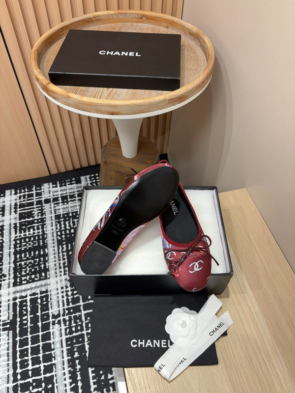 Ballerine CC con fiori di seta rossa e pelle di agnello