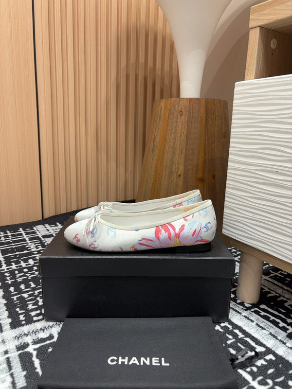 CC Ballet Flats White Silk Flowers And Lambskin