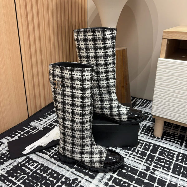 Stivali alti CC in misto lana tweed bianco e nero e pelle di agnello