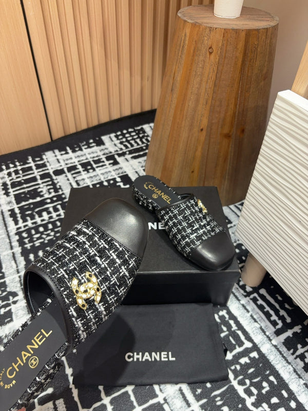 CC Mule 30mm In Black Mix White Wool Tweed And Lambskin