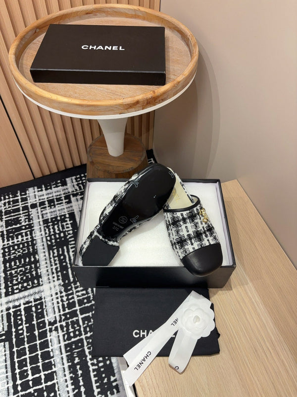 CC Mule 30mm In White Mix Black Wool Tweed And Lambskin