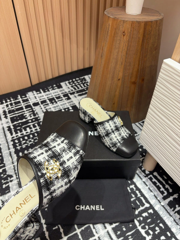 CC Mule 60mm in misto lana tweed bianco e nero e pelle di agnello