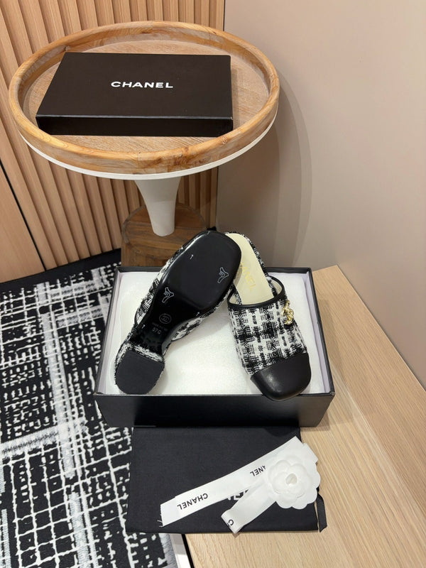 CC Mule 60mm in misto lana tweed bianco e nero e pelle di agnello