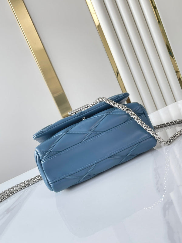 GO-14 PM 20 IN PELLE DI AGNELLO TRAPUNTATA TINTA INDACO CON FERRAMENTA IN ARGENTO