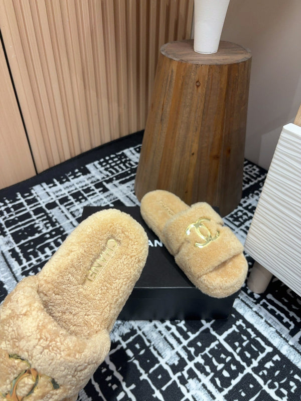 CC Slippers Beige Wool Fleece