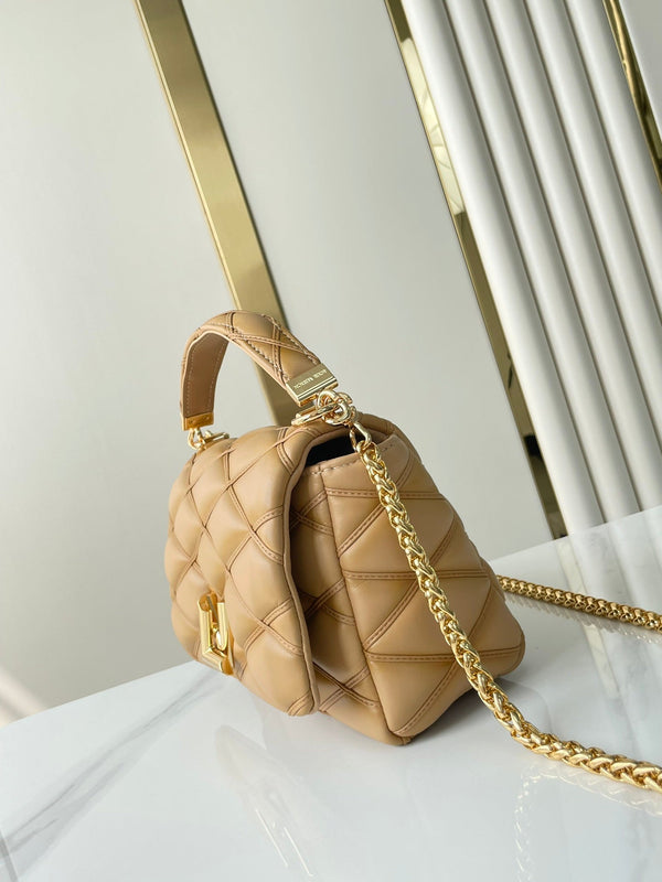 GO-14 PM 20 IN PELLE DI AGNELLO TRAPUNTATA COLOR CERVO CHIARO CON FERRAMENTA ORO