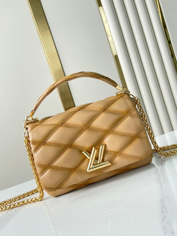 GO-14 PM 20 IN PELLE DI AGNELLO TRAPUNTATA COLOR CERVO CHIARO CON FERRAMENTA ORO