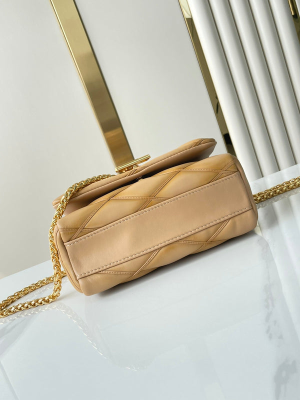 GO-14 PM 20 IN PELLE DI AGNELLO TRAPUNTATA COLOR CERVO CHIARO CON FERRAMENTA ORO