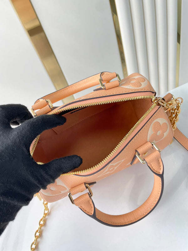 SPEEDY BANDOULIÈRE 20 IN PELLE EMPREINTE MONOGRAM CREMA ARIZONA