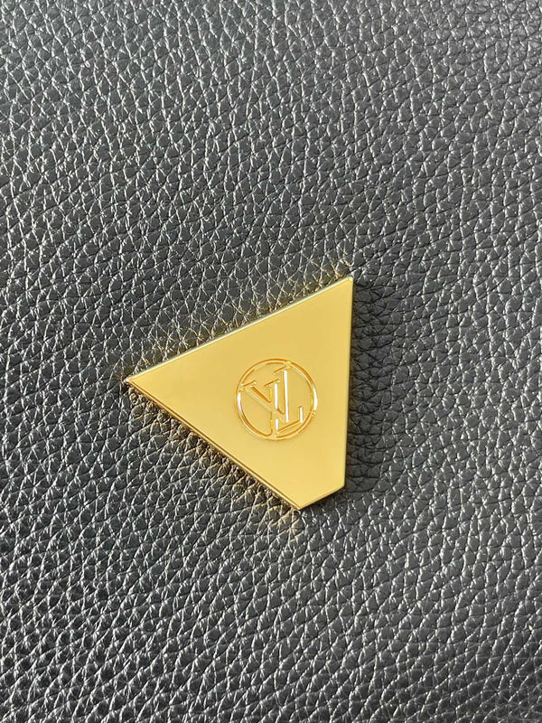 SOFT TWIST 27 IN PELLE DI VITELLO NERA LOGO ORO