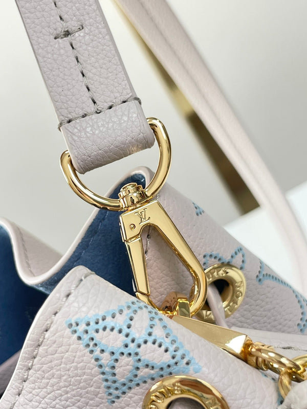 BELLA TOTE 32 IN PELLE DI VITELLO TRAFORATA BLUME CON FERRAMENTA ORO