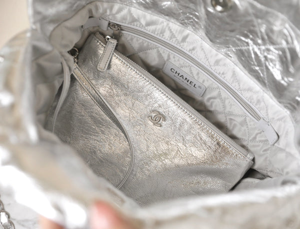 Borsa Hobo 25C 22 35cm in pelle di agnello metallizzata argento