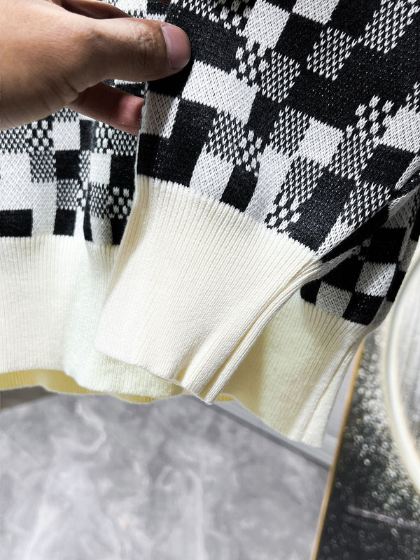 MAGLIA LV IN LANA GRIGIA, NERA E BIANCA CON MOTIVO DAMOFLAGE 238799