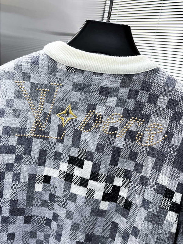 MAGLIA LV IN LANA GRIGIA, NERA E BIANCA CON MOTIVO DAMOFLAGE 238799