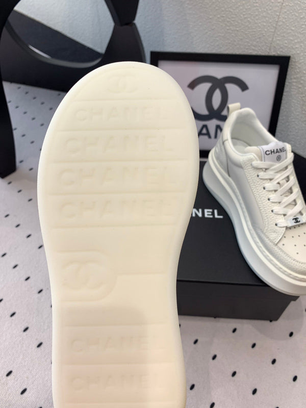 CC Sneaker In White Cowhide 147103