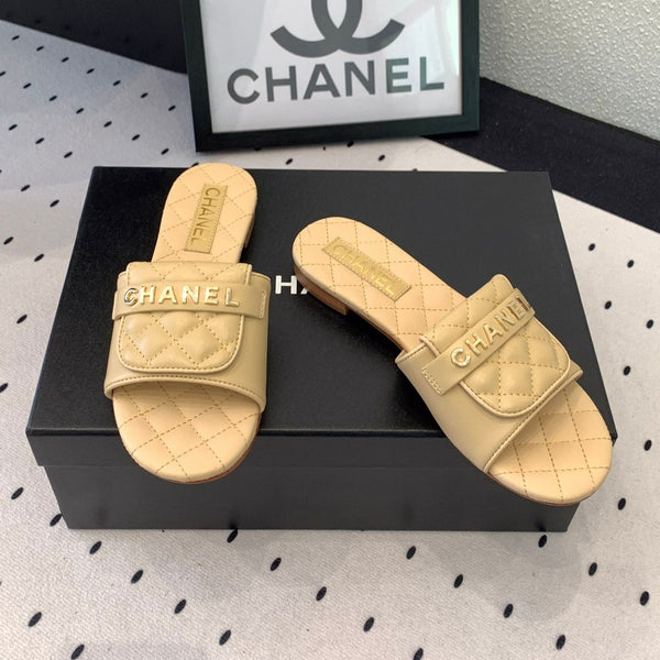 CC Slippers In Beige Quilted Cowhide 147026