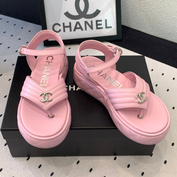 CC Thong Sandals In Pink Lambskin 147035