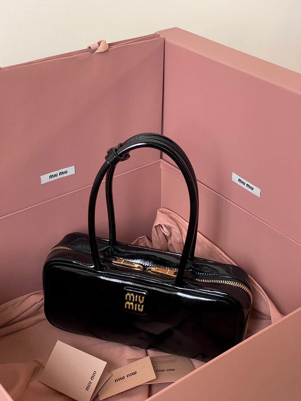 Beau Naplak 27cm Black Patent Leather