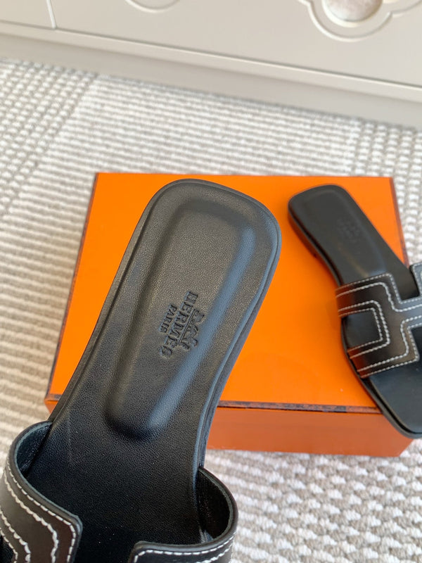 HM Oran Sandal Black Sheepskin 291397