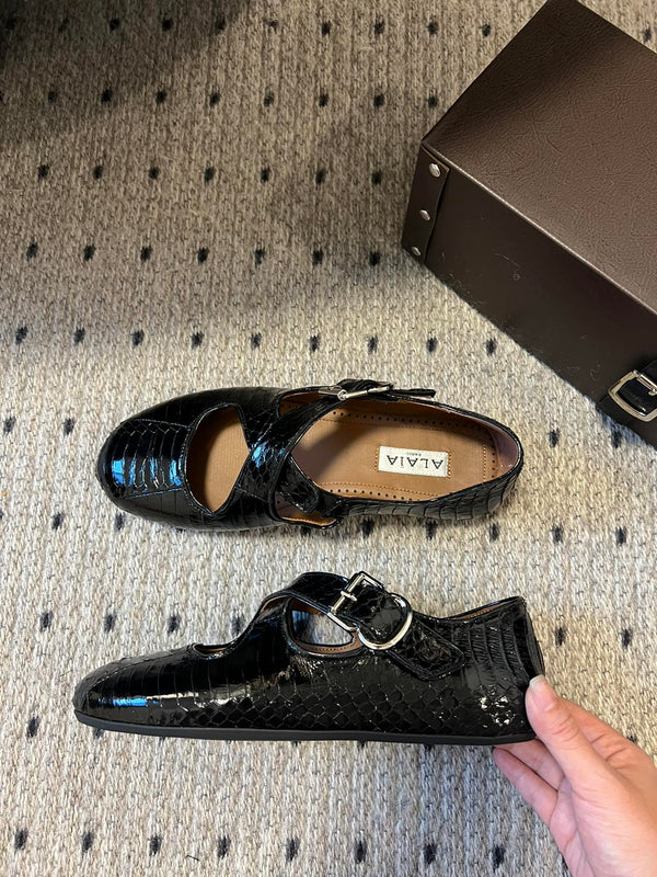 Alaia 25 Criss Cross With Stud Ballet Flats Black Sheepskin 303697