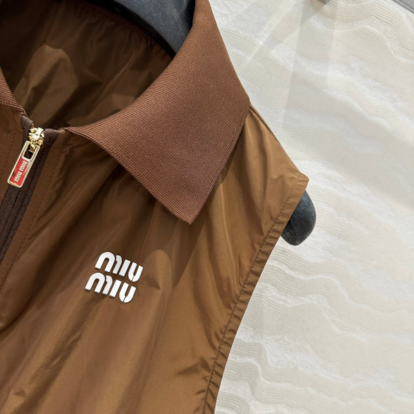 Gilet Miu Miu 25 Sport Zipper in tessuto tecnico marrone cacao