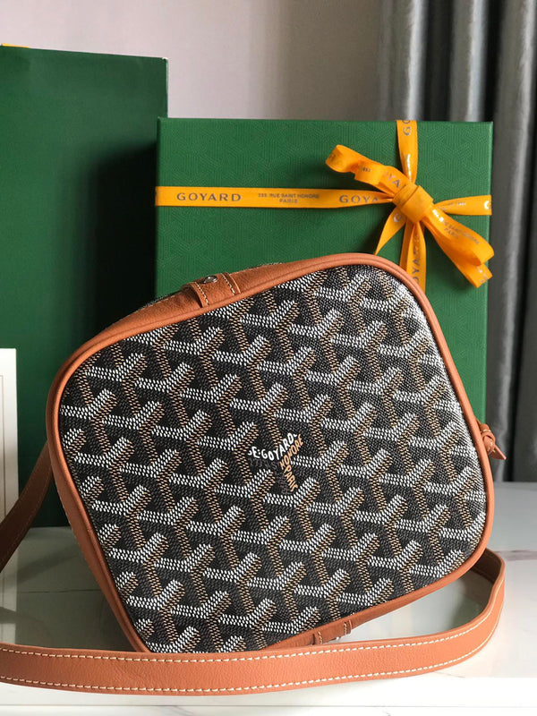 PETIT FLOT BUCKET BAG 22 IN BLACK GOYARDINE CANVAS AND TAN LAMBSKIN TRIM