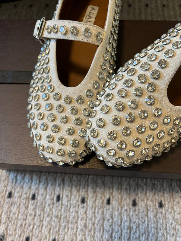 Alaia 25 Strass Ballet Flats White Suede Goatskin 303727