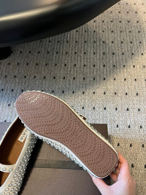 Alaia 25 Strass Ballet Flats White Suede Goatskin 303727