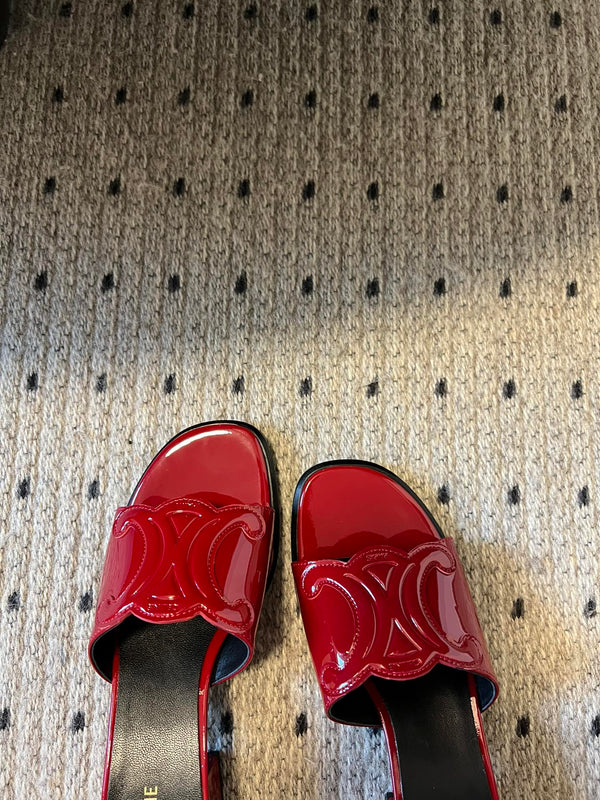 CLEMENCE MULE IN RUBY RED LAMBSKIN AND PATENT CALFSKIN