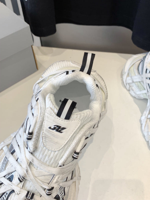 3XL EXTREME LACE SNEAKER WHITE AND SILVER