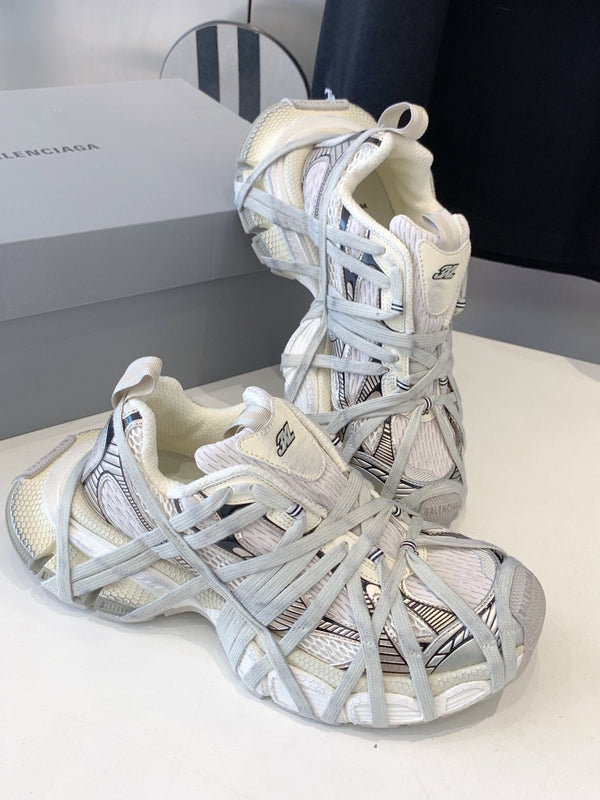 3XL EXTREME LACE SNEAKER BEIGE AND GRAY