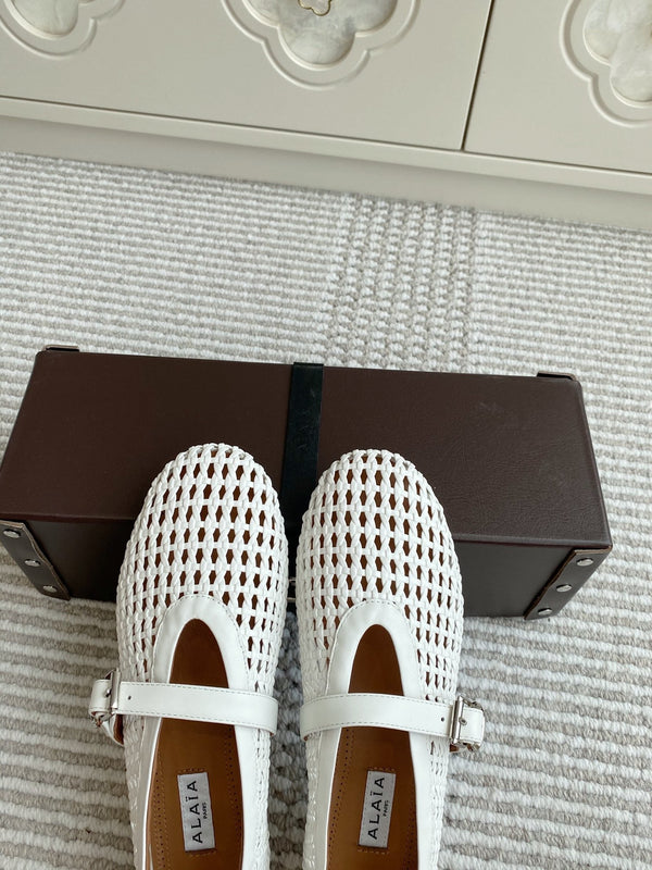 Alaia Women's Ballet Flat White Lambskin 291054