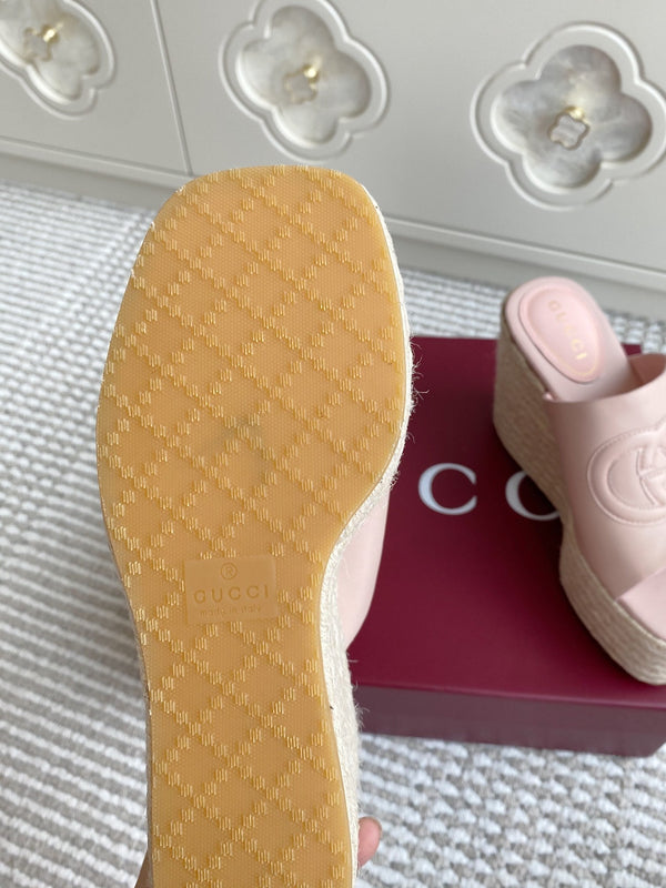 GC 25 Interlocking G Sandal Pink Cord Cowhide 291032