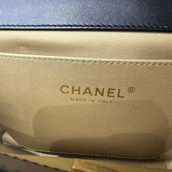 CC 25S Woc Black Calfskin Gold Hardware