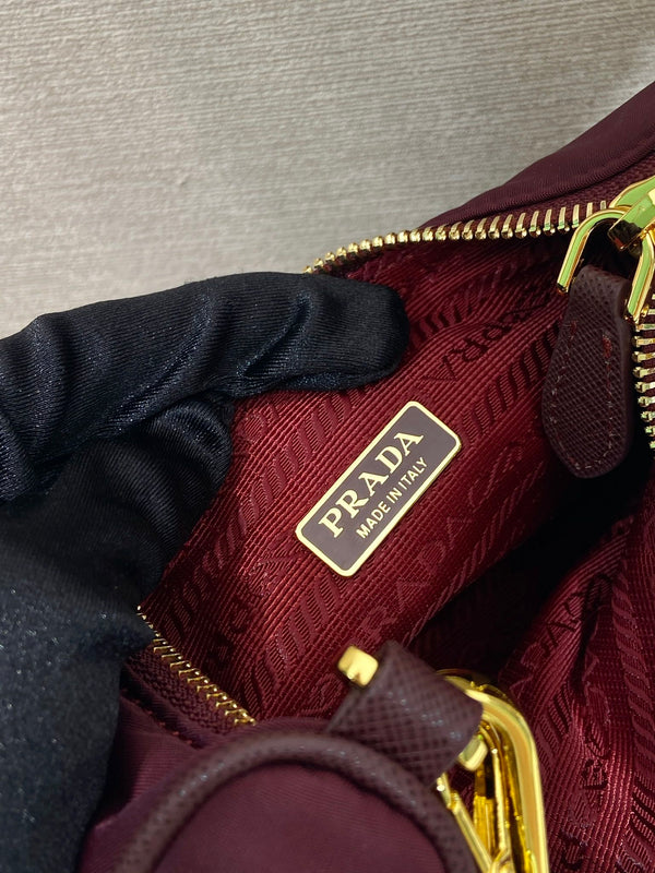Borsa da braccio PRA Hobo in tessuto di nylon bordeaux