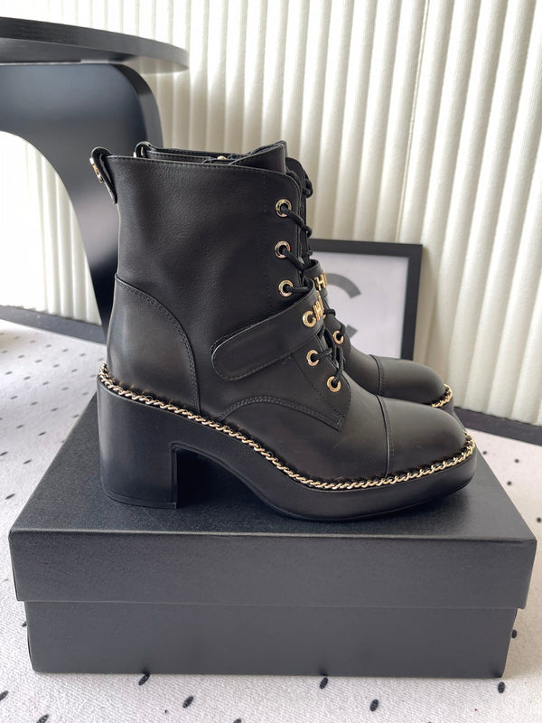 CC Buckle Ankel Boots With Chain 100mm Black Sheepskin GHW 432502