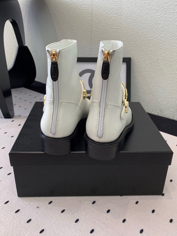 CC 24 Mold GHW Classic Ankle Boots 30mm Black White Sheepskin 432511