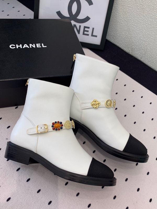 CC 24 Mold GHW Classic Ankle Boots 30mm Black White Sheepskin 432511